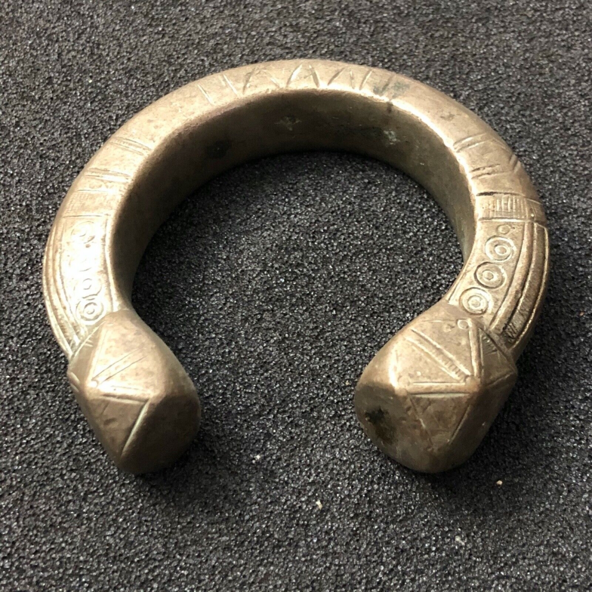 bracelet_ou_elkez_touareg_alliage_argent_et_bronze_niger_afrique_280_grammes