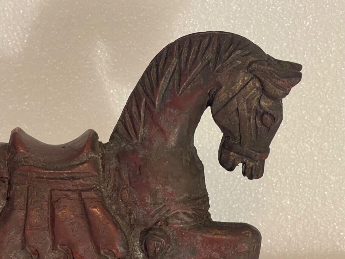 chine_cheval_trace_dorure_en_bois_gout_tang_h_16,5_cm