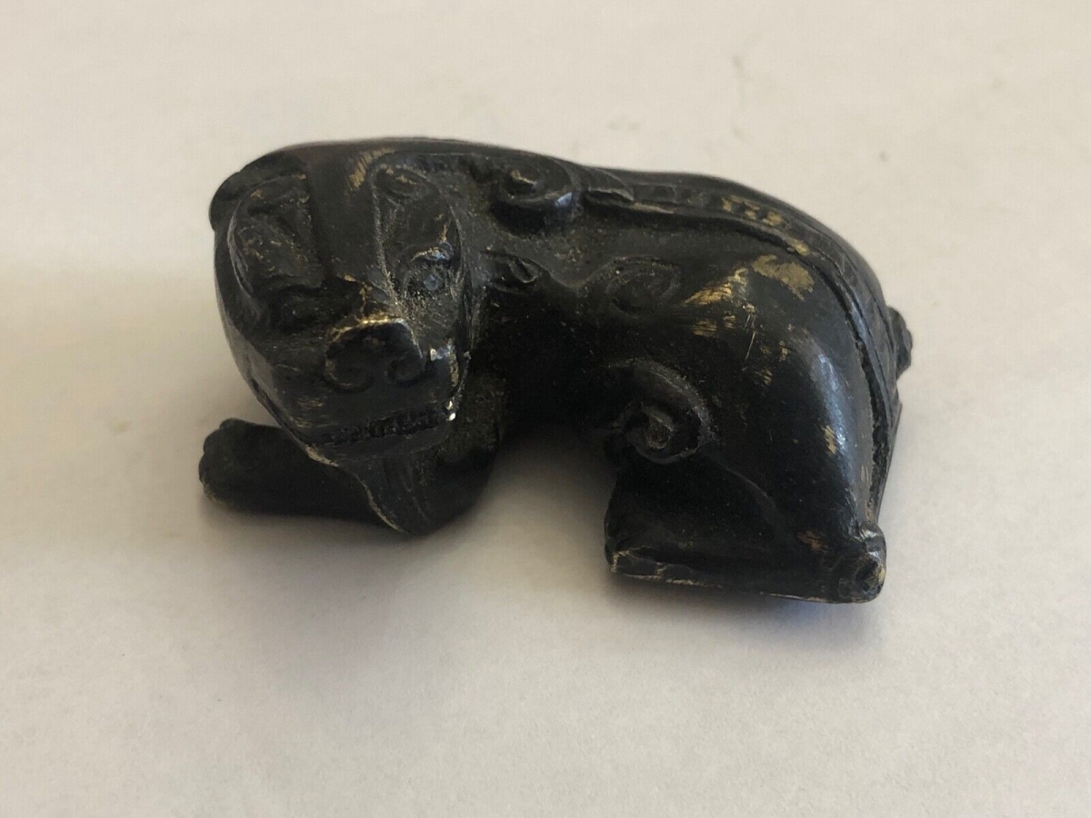 poids_a_rouleaux_zoomorphe_lionne_en_bronze_a_patine_brune_chine_china