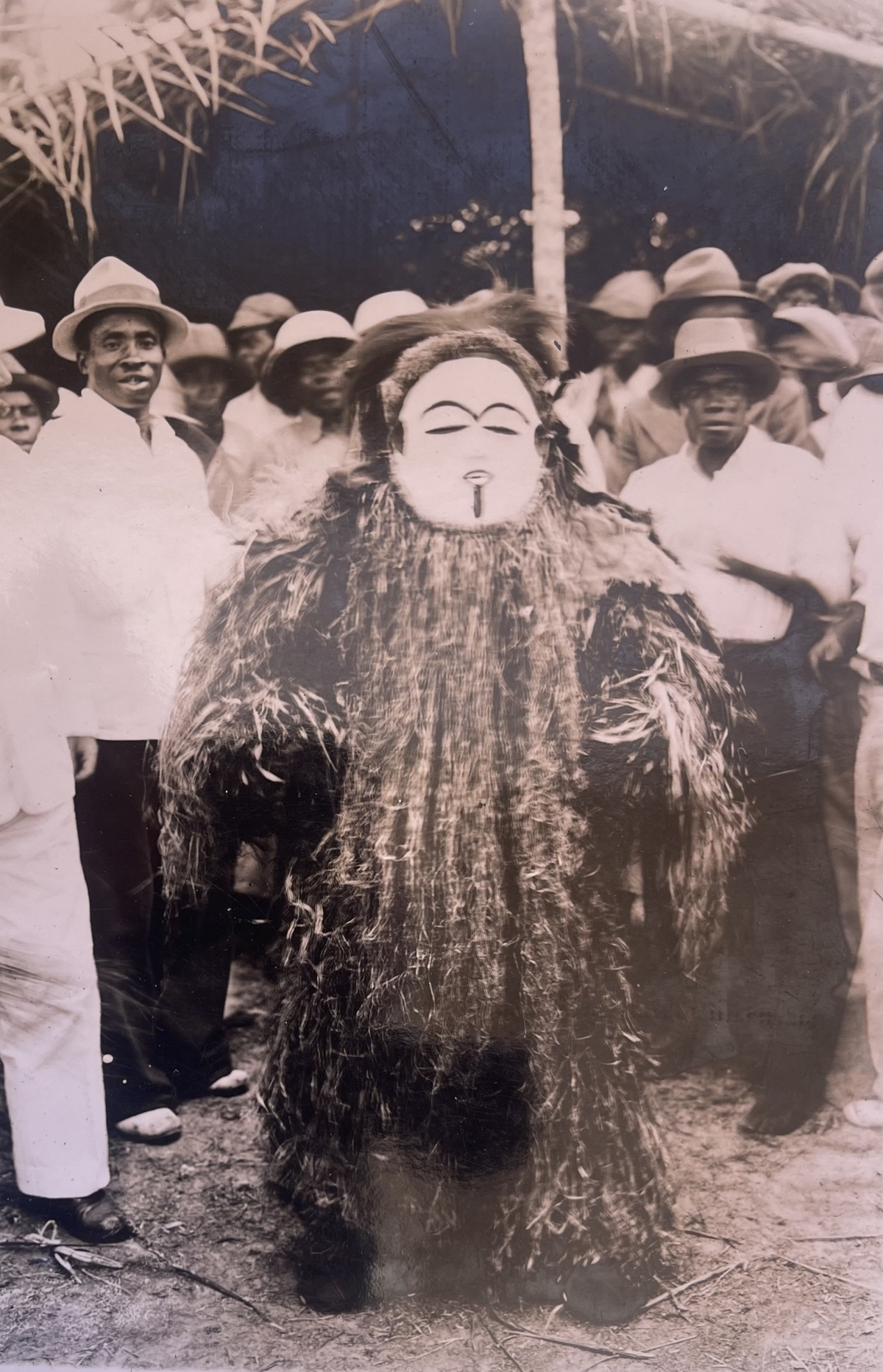 republique_populaire_du_congo_c_1944_blaise_paraiso_1900-1990_danseur_masque