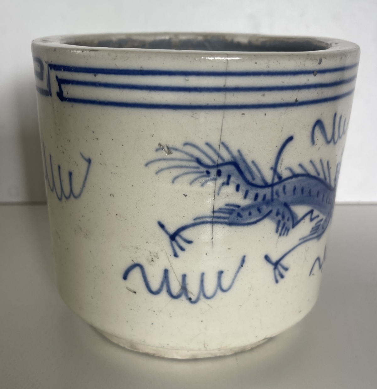 chine_pot_a_pinceaux_bitong_porcelaine_blanc_bleu_dragons_chine_xviii