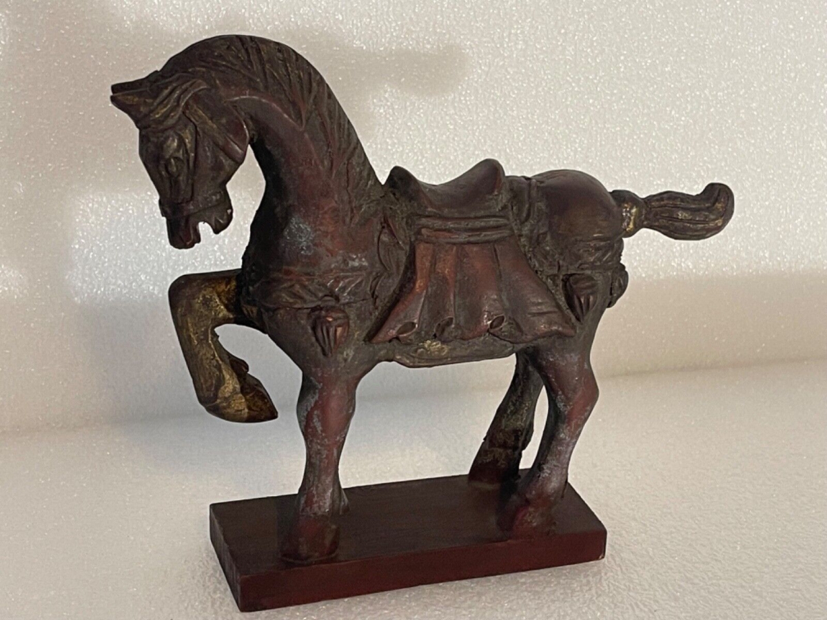 chine_cheval_trace_dorure_en_bois_gout_tang_h_16,5_cm