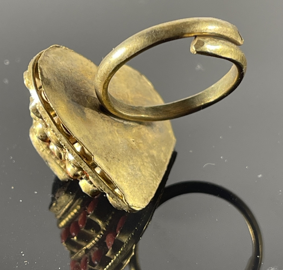 afghanistan_bague_coeur_vers_1960_bijoux_ethnique_afganistan_noir_and_rouge