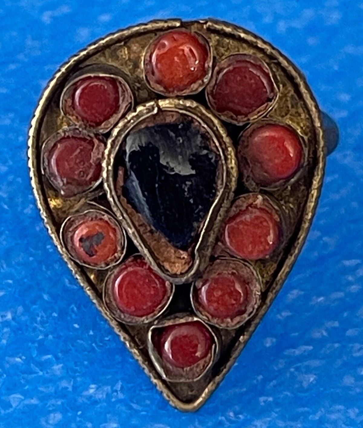 afghanistan_bague_circa_1960_bijoux_ethnique_afganistan_noir_et_rouge