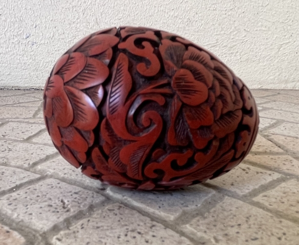 oeuf_en_laque_de_cinabre_chine_sculpte_piece_xixe_ou_xxe