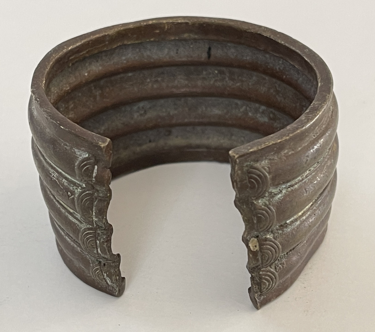 bracelet_alliage_bronzier_ethnie_akan_golfe_de_guinee_afrique_134_grammes