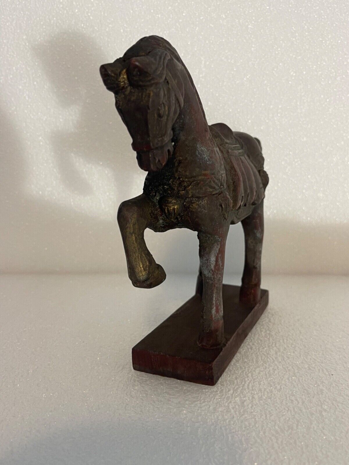 chine_cheval_trace_dorure_en_bois_gout_tang_h_16,5_cm