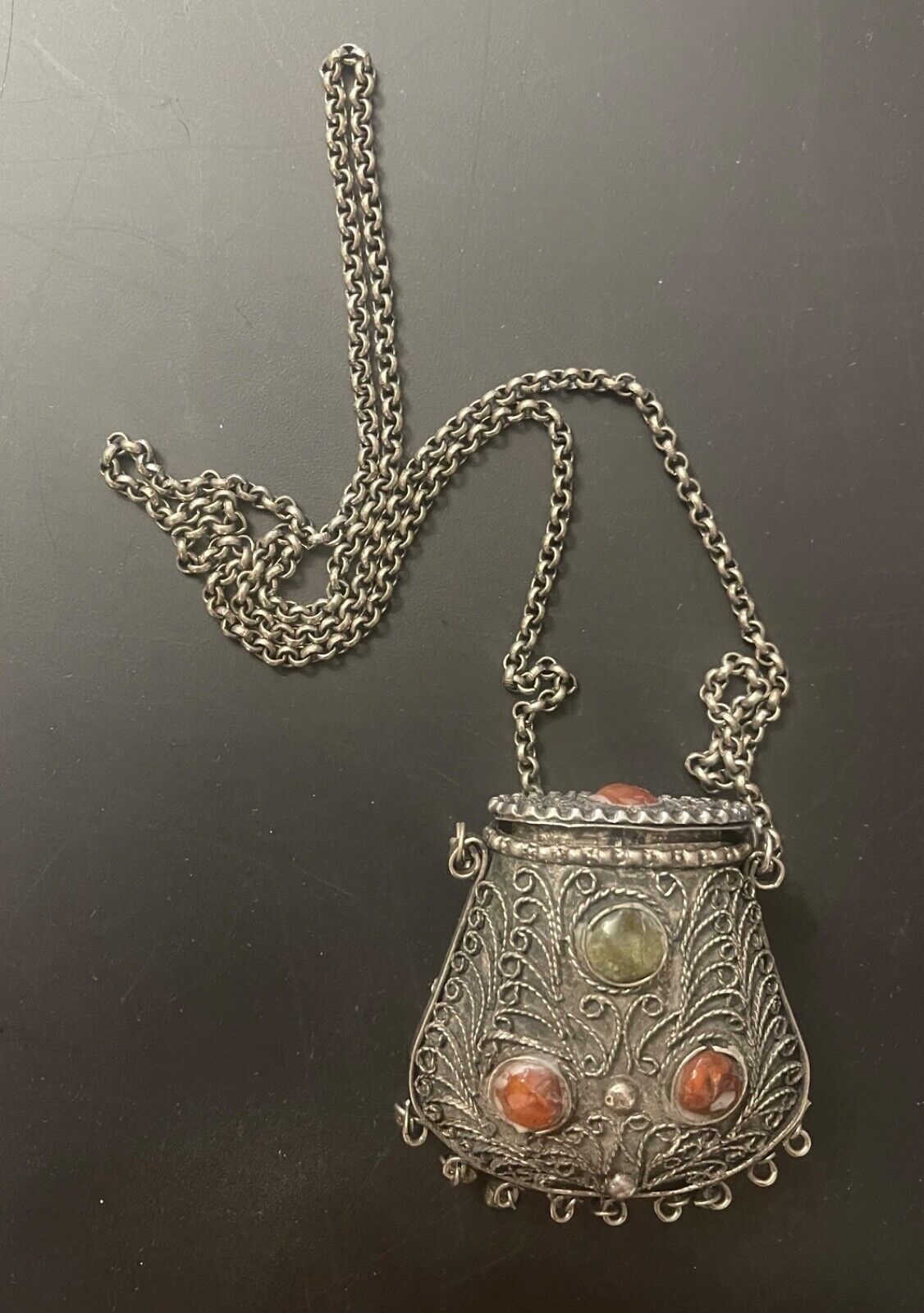 boite_a_amulette_ou_pilule_amazigh_fin_du_xxe_afrique_hauteur_7,5_cm