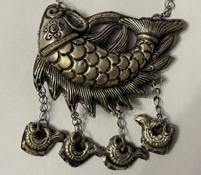 pendentif_grelot_chine_poisson_miao_xxe_symbole_feminin_de_fertilite
