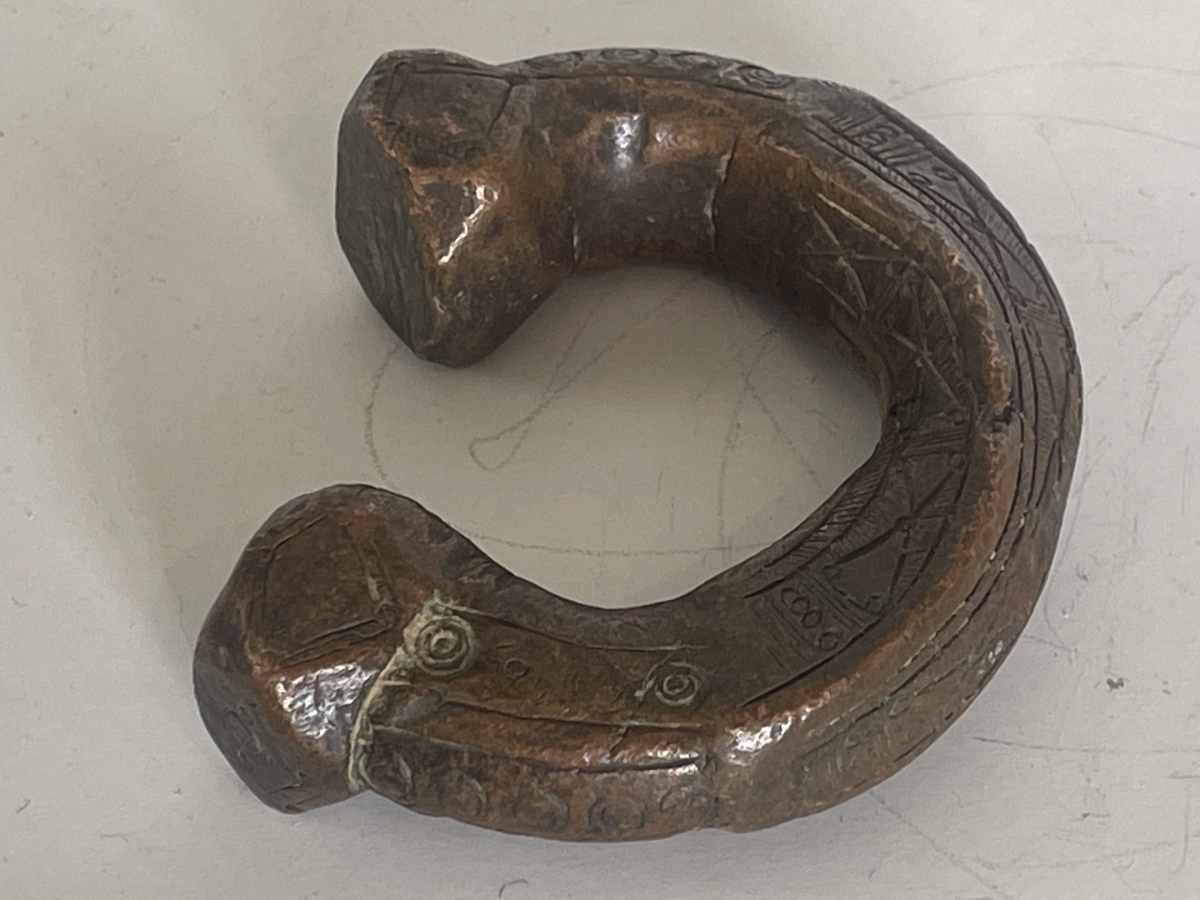 bracelet_monnaie_mondua_nigeria_bronze_corps_torsade_manille