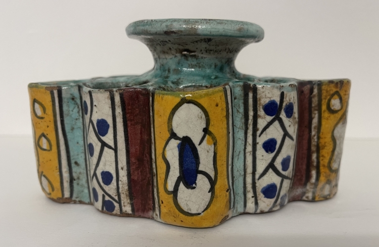 encrier_a_9_godets_polychrome_denlumineur_xviii_debut_xix_maroc_fes