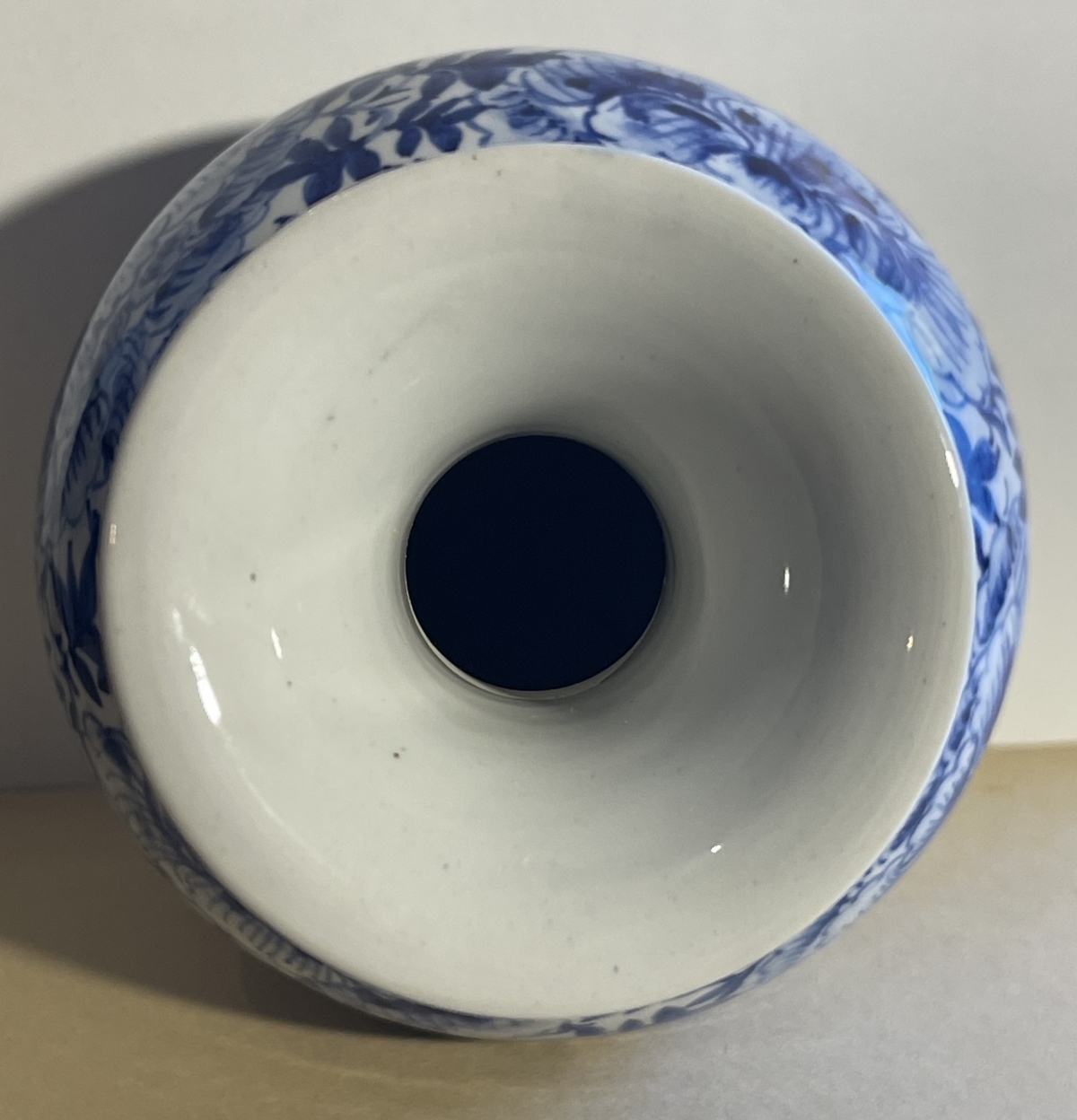 blue_and_white_porcelain_vase_chinese_19th_century_china_chine