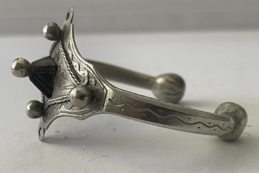 bracelet_berbere_amazigh_ancien_et_rare_technique_mixte_metal_et_bois