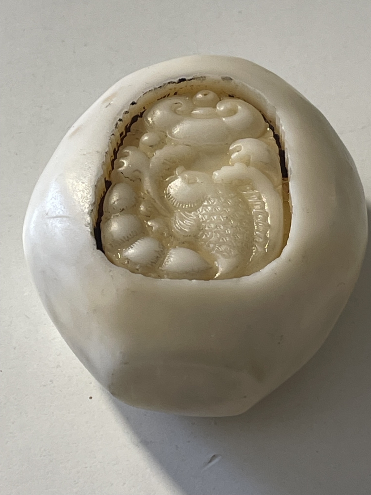 chinese_carp_relief_carving_in_creamy_white_translucent_stone_???_365_g