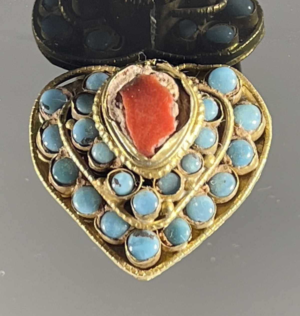 afghanistan_bague_coeur_vers_1960_bijoux_ethnique_afganistan_vert_and_rouge