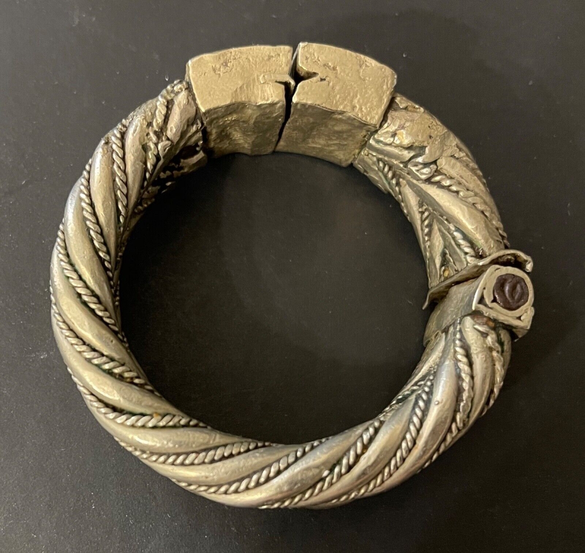 bracelet_amazigh_argente_piece_ethnique_ancienne_afrique_du_nord