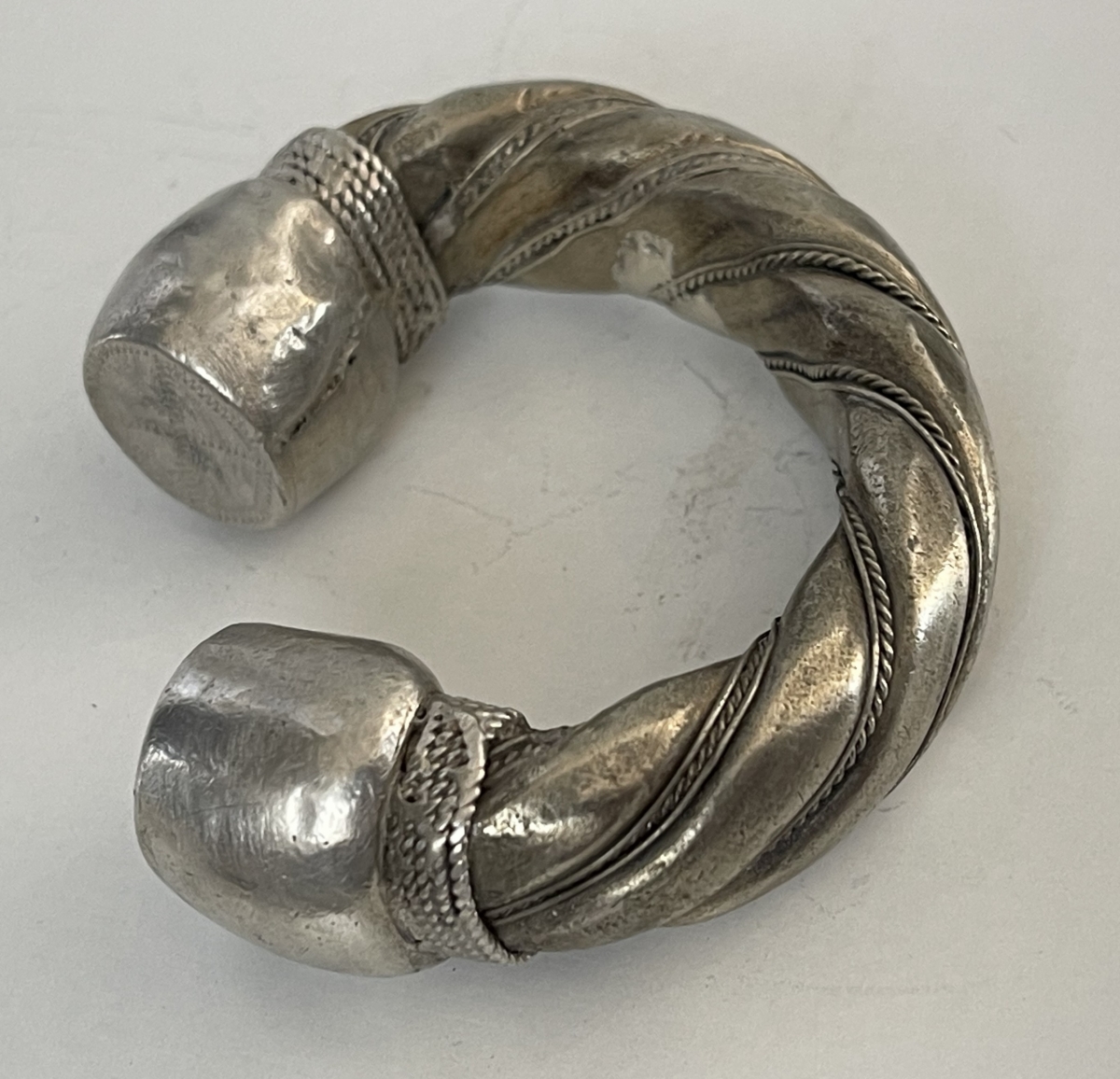 bracelet_torsade_ancien_arabie_saoudite_ou_yemen_196_grammes