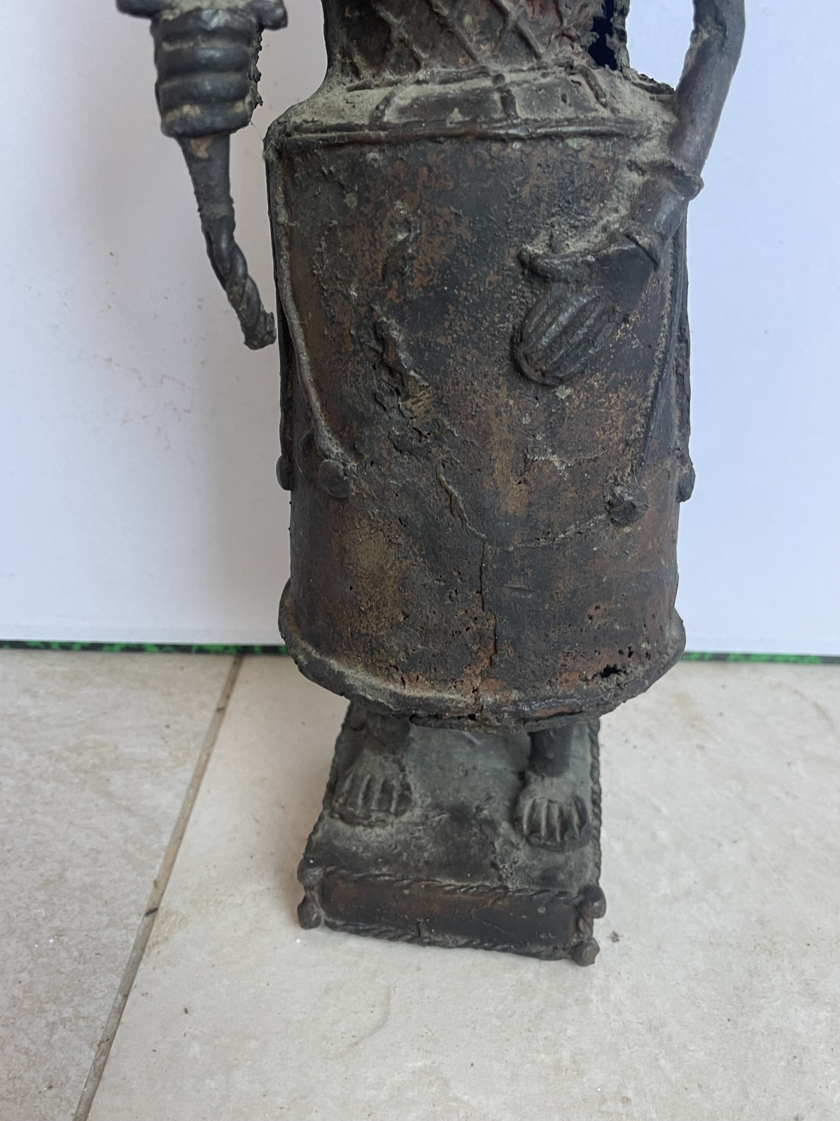 oba_en_tenue_de_guerre_benin_bronze_ife_49_cm