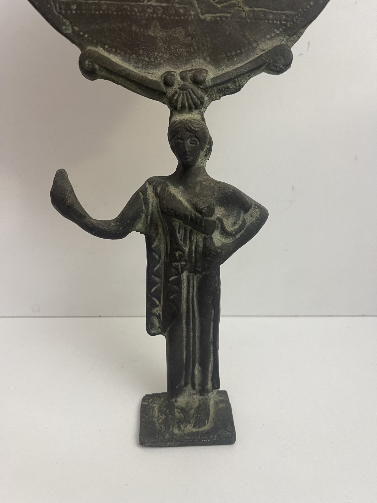 miroir_a_pied_etrusque_en_bronze_grave_italie_copie_xxe_hauteur_37,8_cm