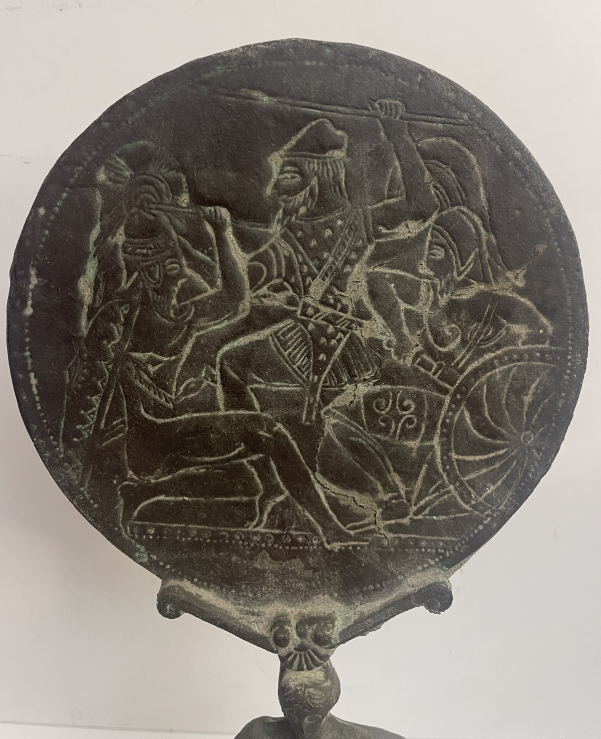 miroir_a_pied_etrusque_en_bronze_grave_italie_copie_xxe_hauteur_37,8_cm