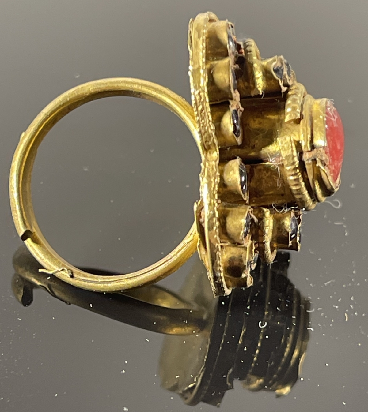 afghanistan_bague_coeur_vers_1960_bijoux_ethnique_afganistan_noir_et_rouge