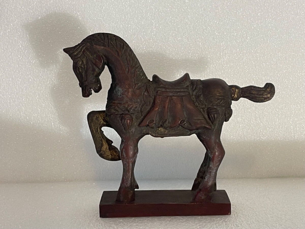 chine_cheval_trace_dorure_en_bois_gout_tang_h_16,5_cm