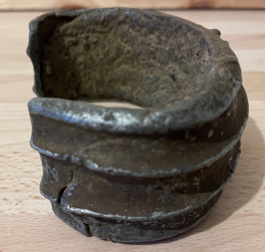 mongo_afrique_congo_belge_ancien_bracelet_monnaie_bijoux_en_bronze_poids_1kg_280