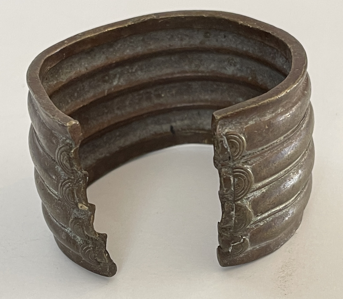 bracelet_alliage_bronzier_ethnie_akan_golfe_de_guinee_afrique_134_grammes