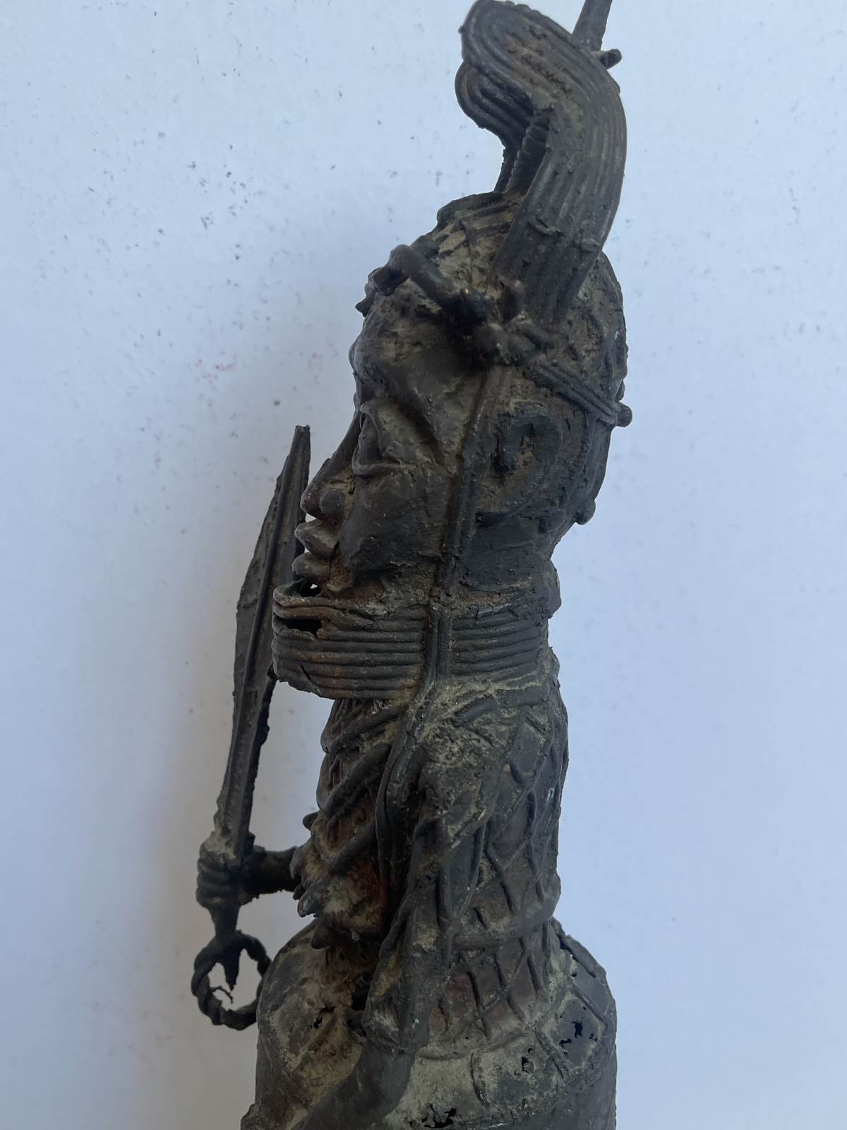 oba_en_tenue_de_guerre_benin_bronze_ife_49_cm