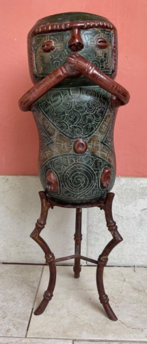bresil_vase_anthropomorphe_68_cm_ceramique_et_fer_forge
