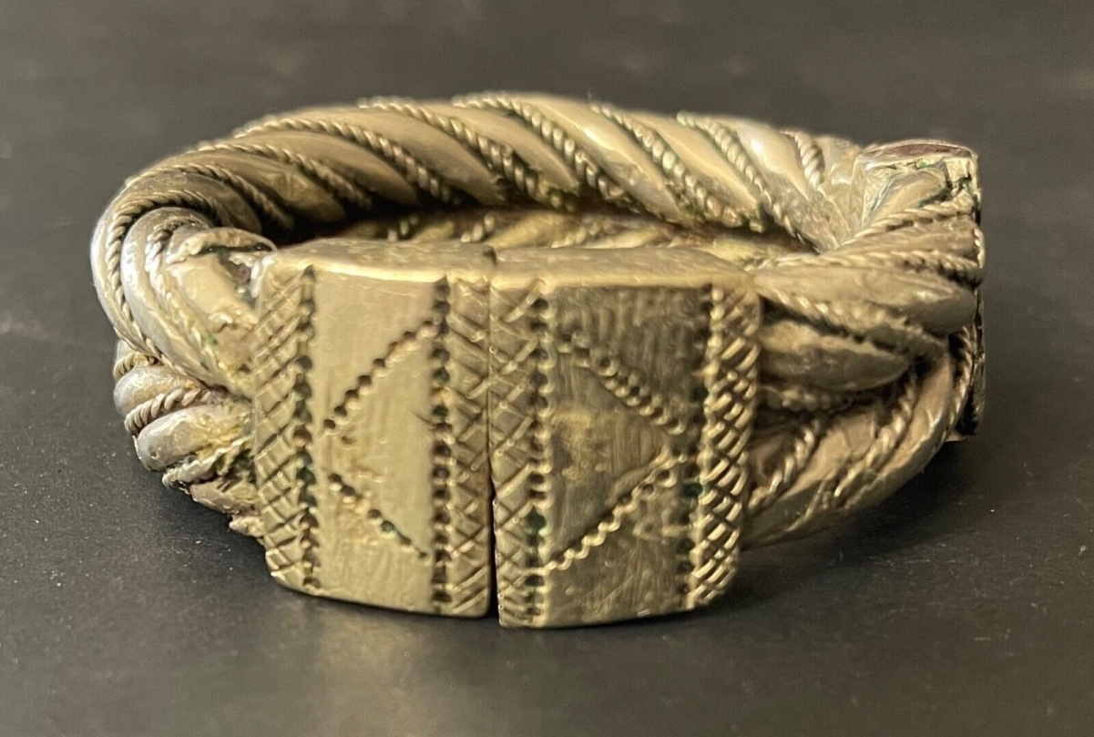 bracelet_amazigh_argente_piece_ethnique_ancienne_afrique_du_nord