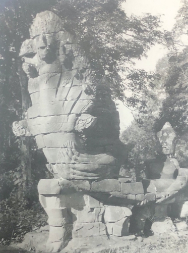 angkor_thom_statue_de_pierre_porte_sud_vers_1950_tirage_argentique_cambodge