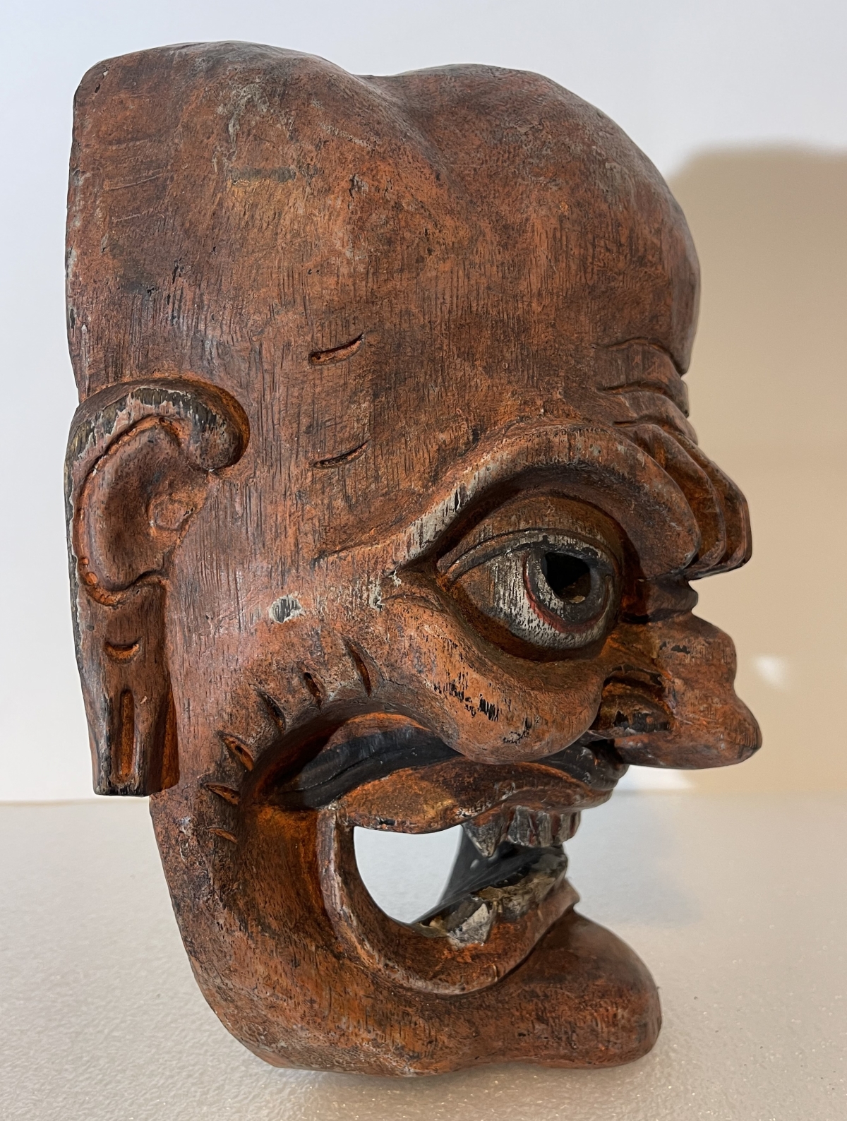 japon_masque_de_theatre_no_en_bois_31_cm_de_long_par_27_cm_de_large