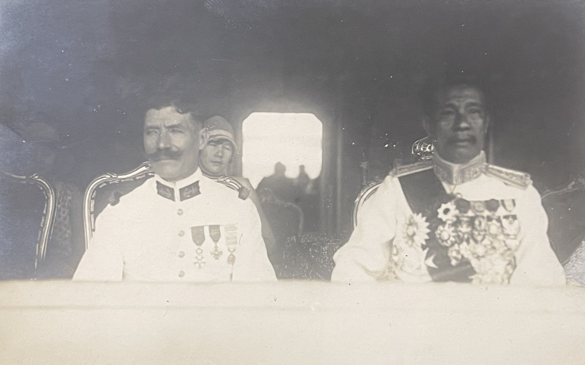cambodge_roi_preah_bat_sisowath_monivong_1875_-_1941_carte_photographie_c_1925