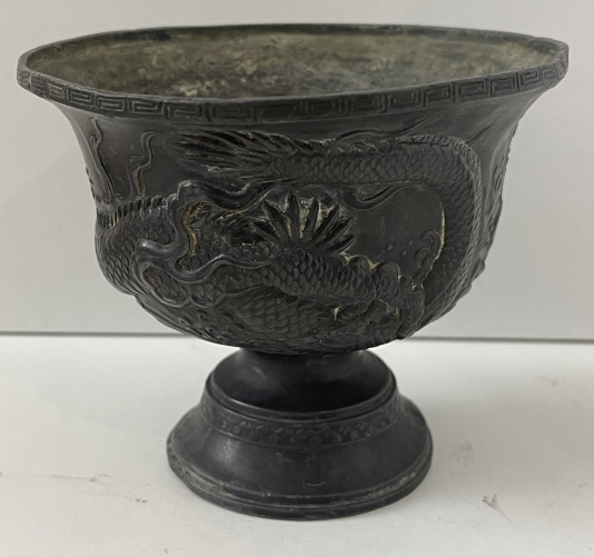 japon_coupe_sur_piedouche_a_offrande_xixe_dragon