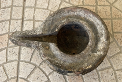 art_islamique_lampe_a_huile_engobe_brun_vert