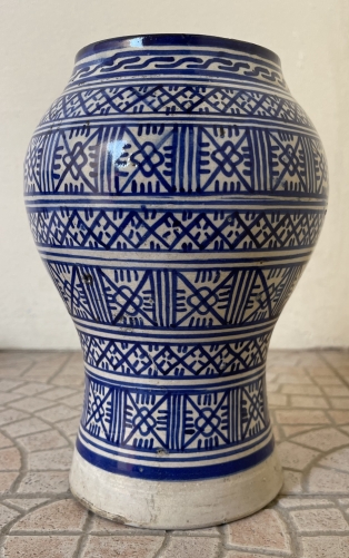 maroc_fes_xxe_vase_balustre_signe_du_maitre_serghini_hauteur_21_cm_776_grammes