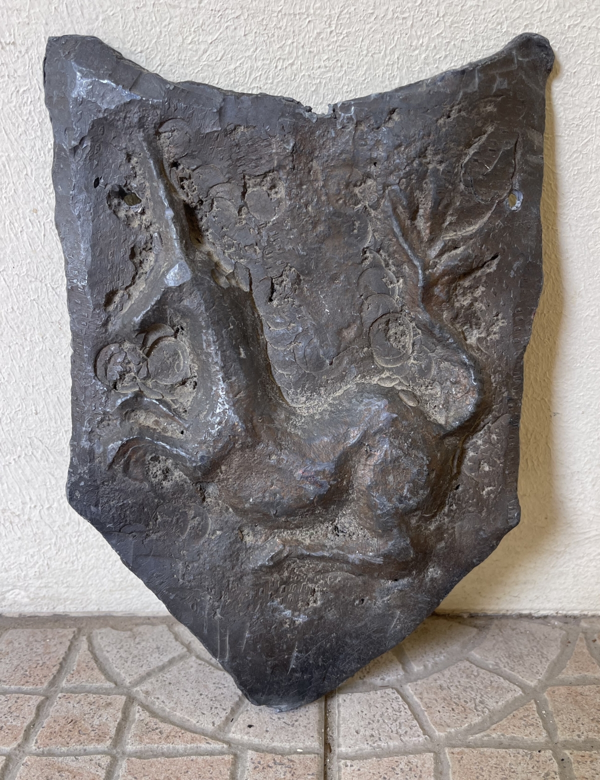 blason_en_plomb_haute_epoque_licorne_unicorne_saint-lo_?_vente_en_france_seule