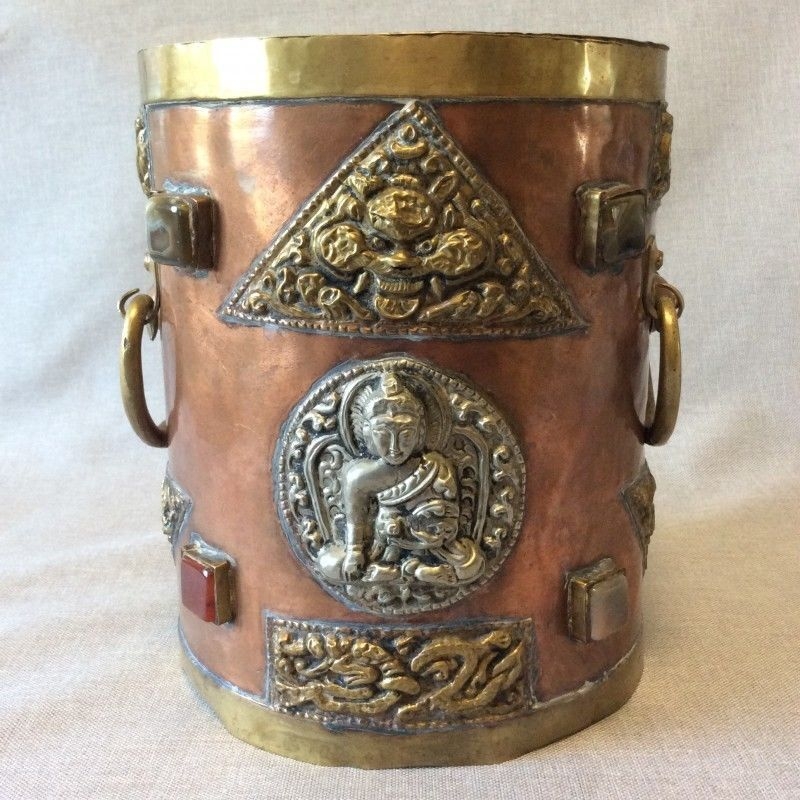 grand_pot_rituel_a_encens_de_ceremonie_bouddhisme_bouddhiste_