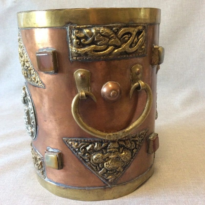 grand_pot_rituel_a_encens_de_ceremonie_bouddhisme_bouddhiste_