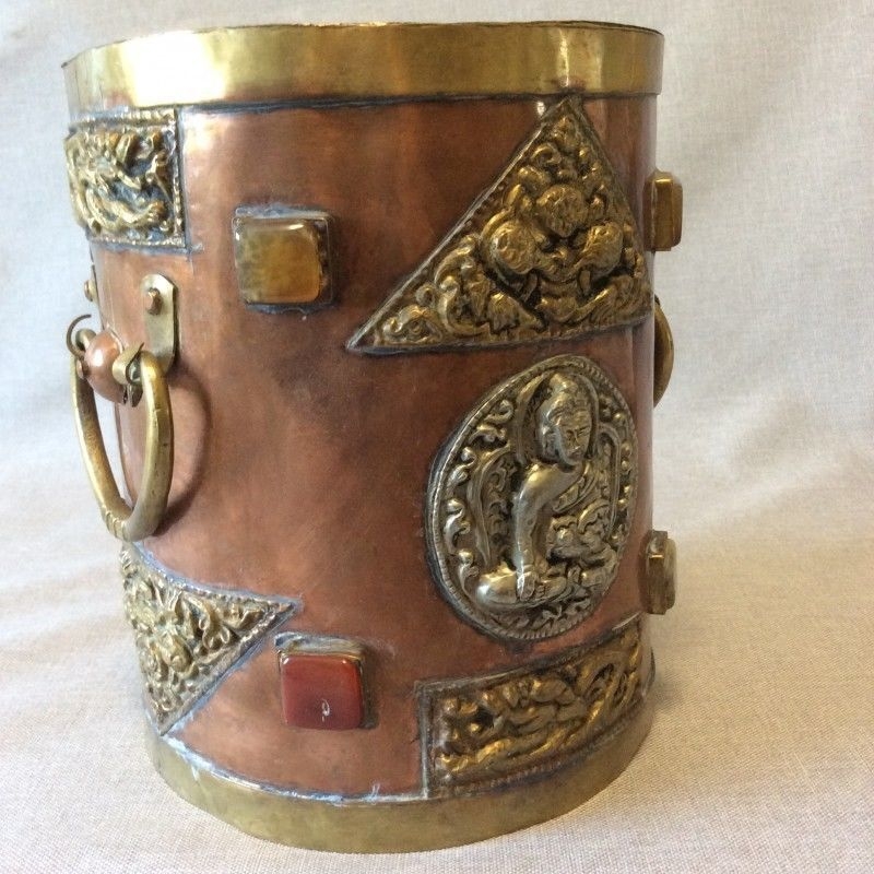 grand_pot_rituel_a_encens_de_ceremonie_bouddhisme_bouddhiste_